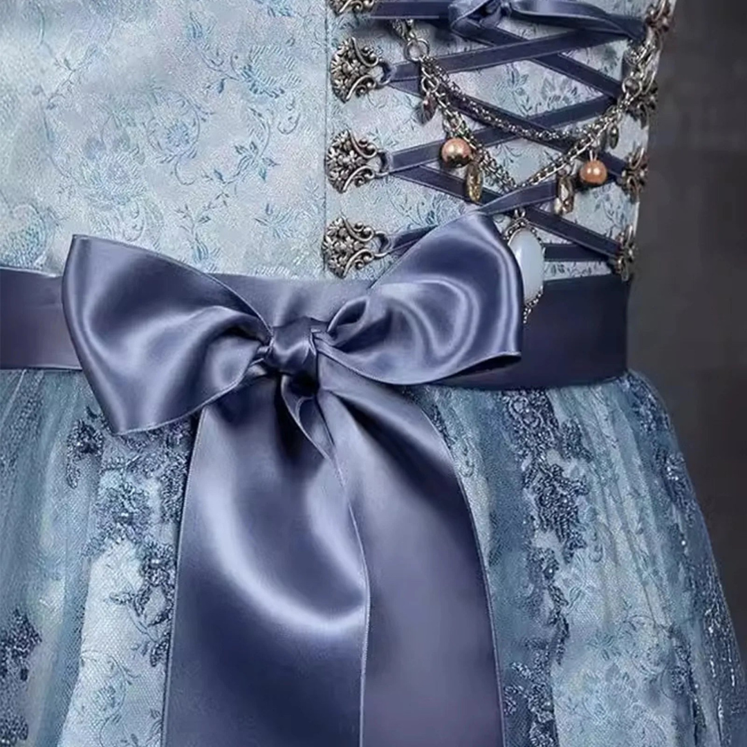 Klassisches Damen Dirndlkleid fürs Oktoberfest – Stilvoll feiern mit Tradition