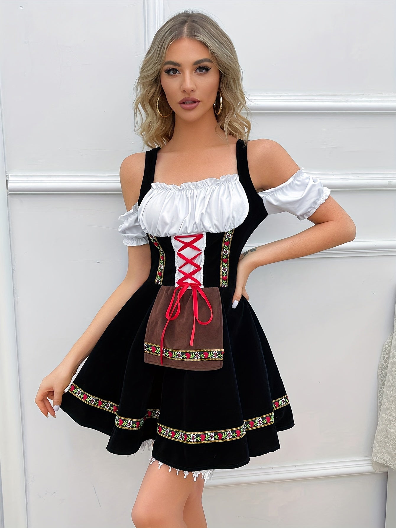 Damen Dirndl Kleid Schwarz Schulterfrei – Elegantes Oktoberfest Trachtenkleid mit Femininer Raffinesse