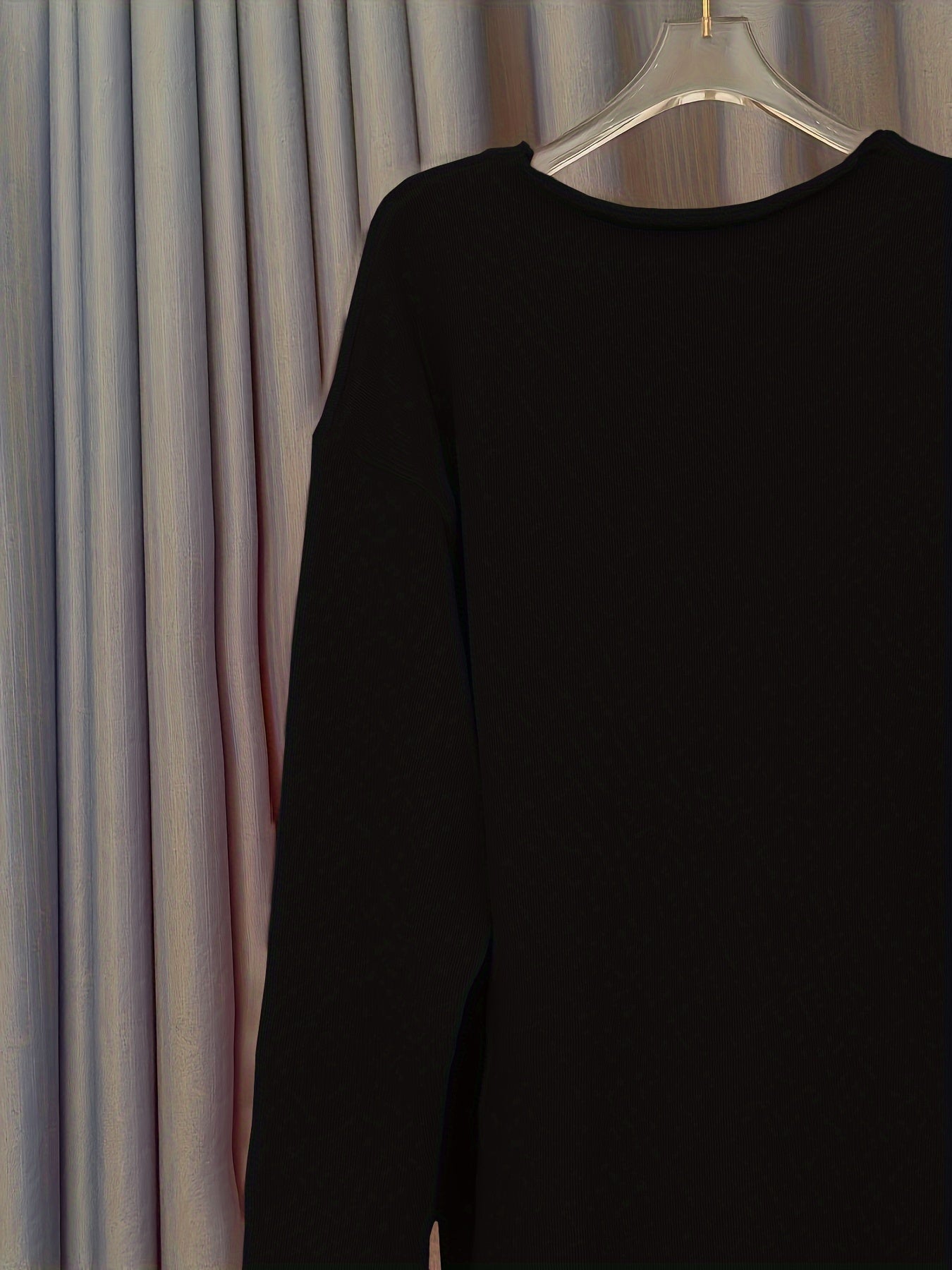 Valerie | Damen Lässiger Pullover mit V-Ausschnitt | Übergröße & Gemustert