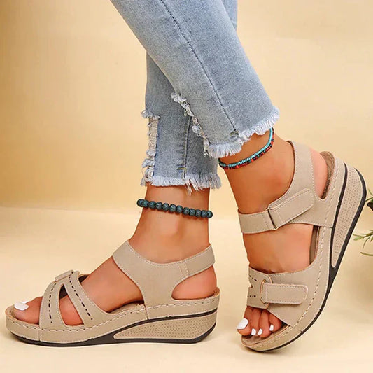 NADINE | Orthopädische Sandalen für schmerzfreies und aktives Leben