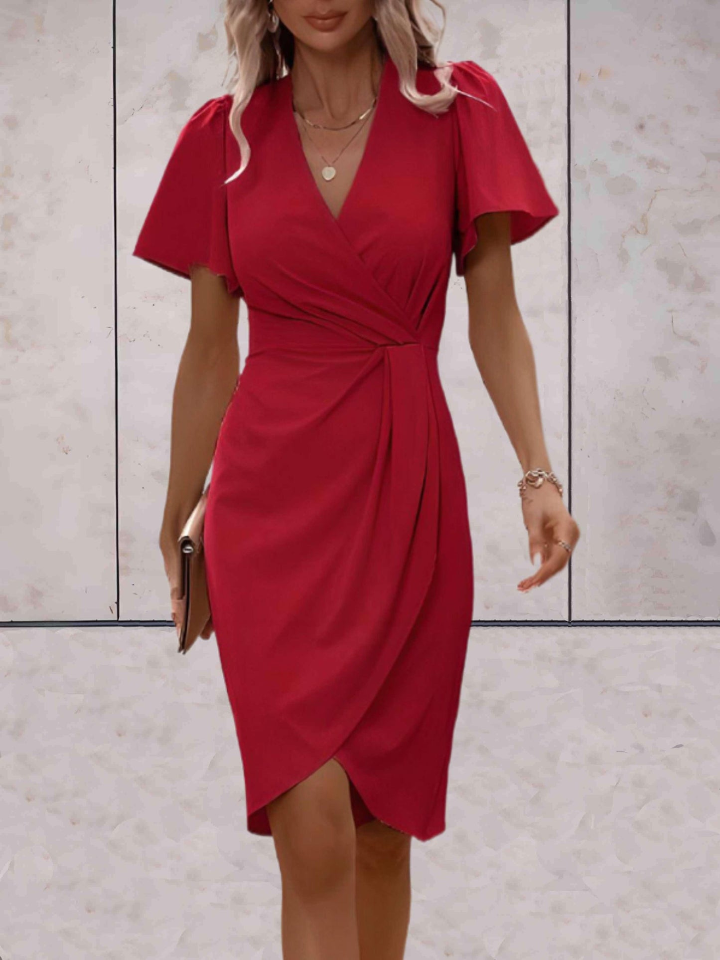 LEONA | Klassisches Wickelkleid mit V-Ausschnitt und Blumendesign