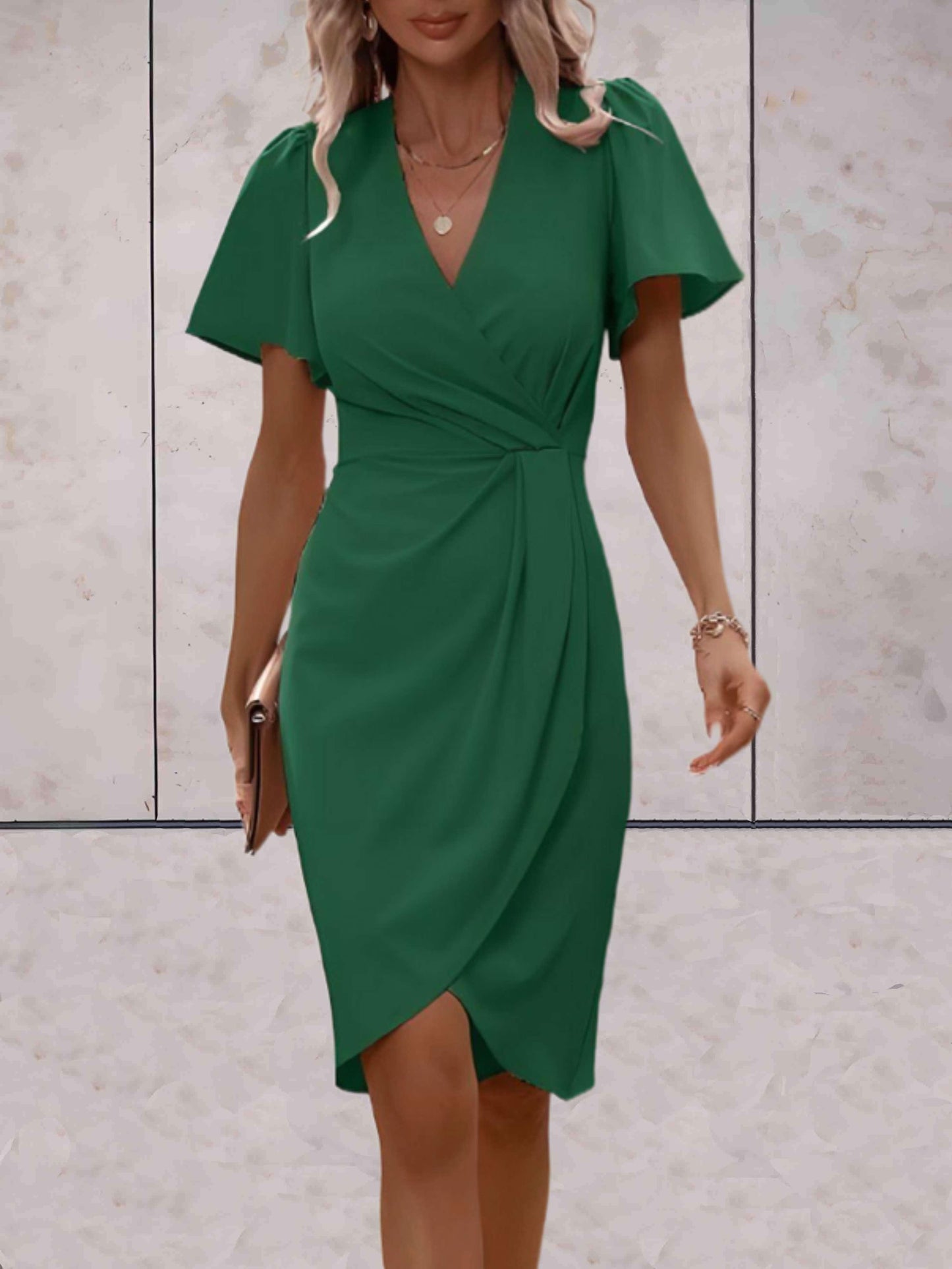 LEONA | Klassisches Wickelkleid mit V-Ausschnitt und Blumendesign