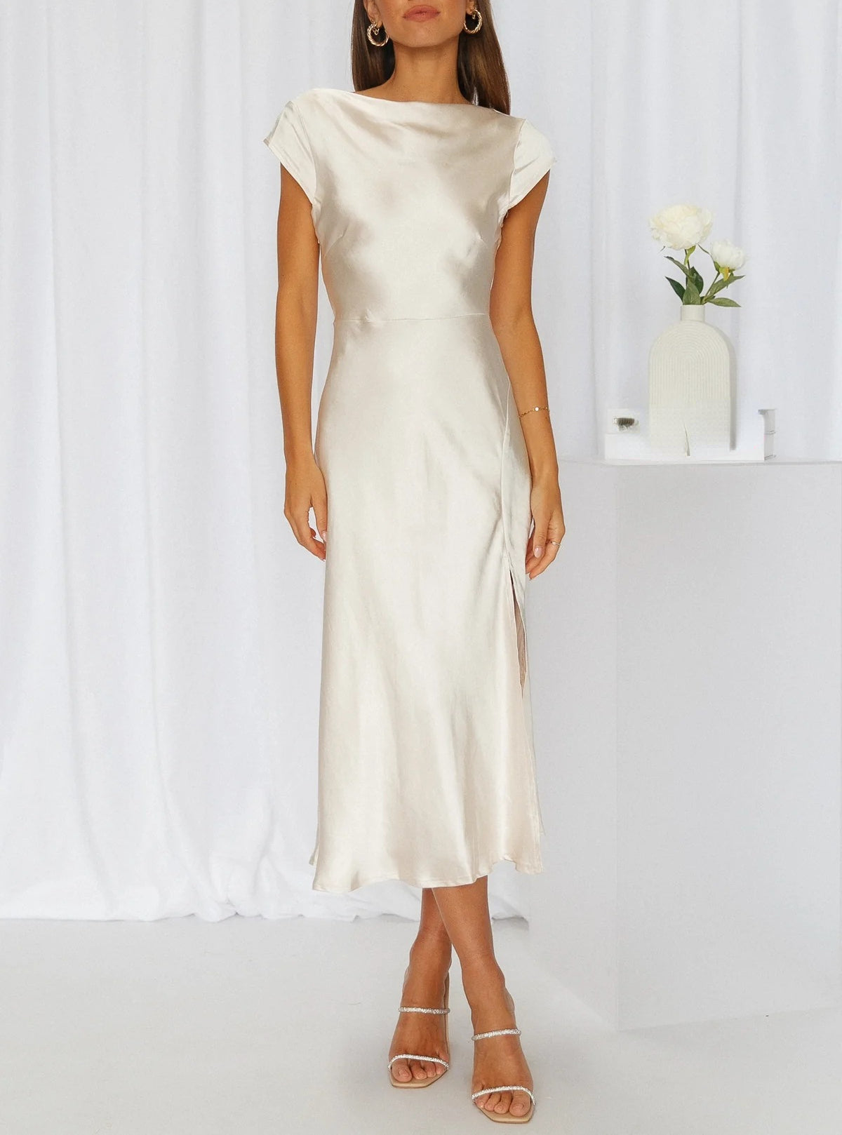 SORAYA | Seidiges Brautkleid mit Eleganter Glanz