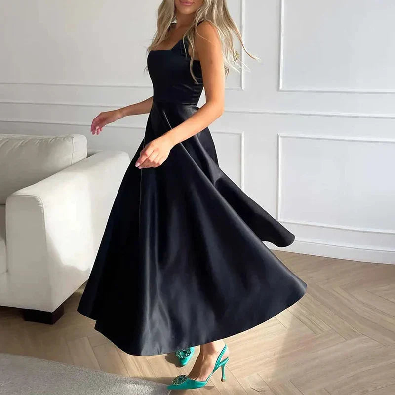 Elenaya | Midikleid mit Spaghettiträgern und Satinschimmer