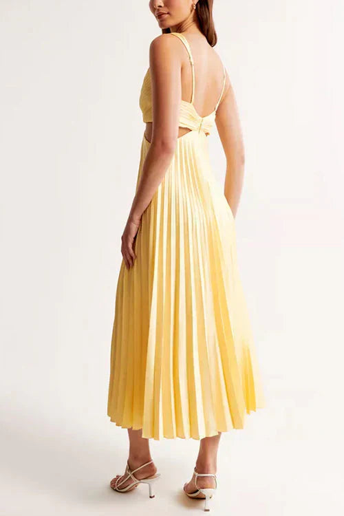 Elunara | Midi-Kleid mit Faltenrock und subtilen Cut-Outs