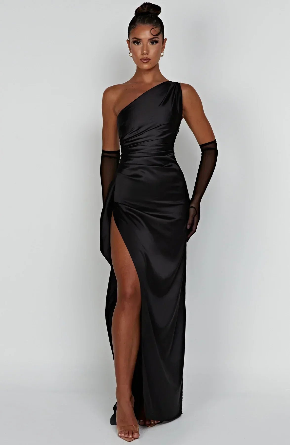 Luxe Satin-Ein-Schulter-Spitzenkleid