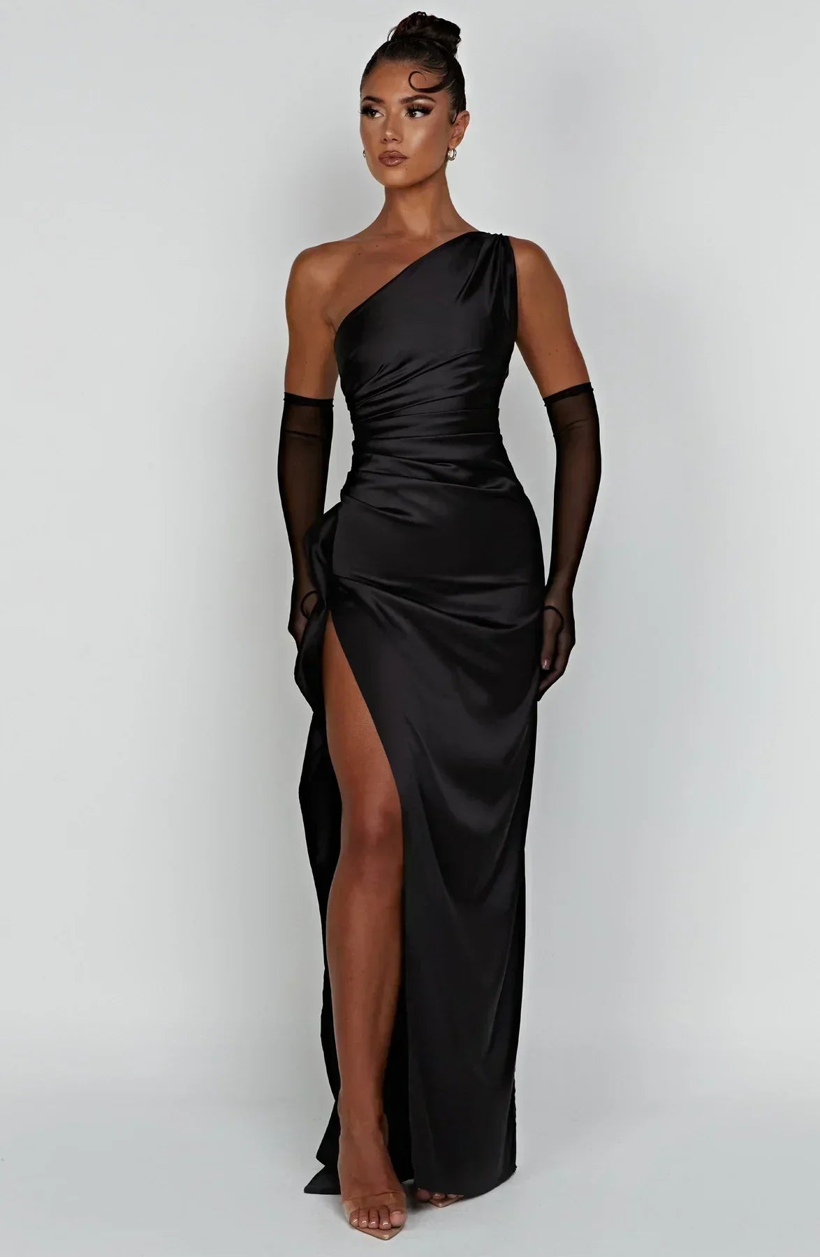 Luxe Satin-Ein-Schulter-Spitzenkleid