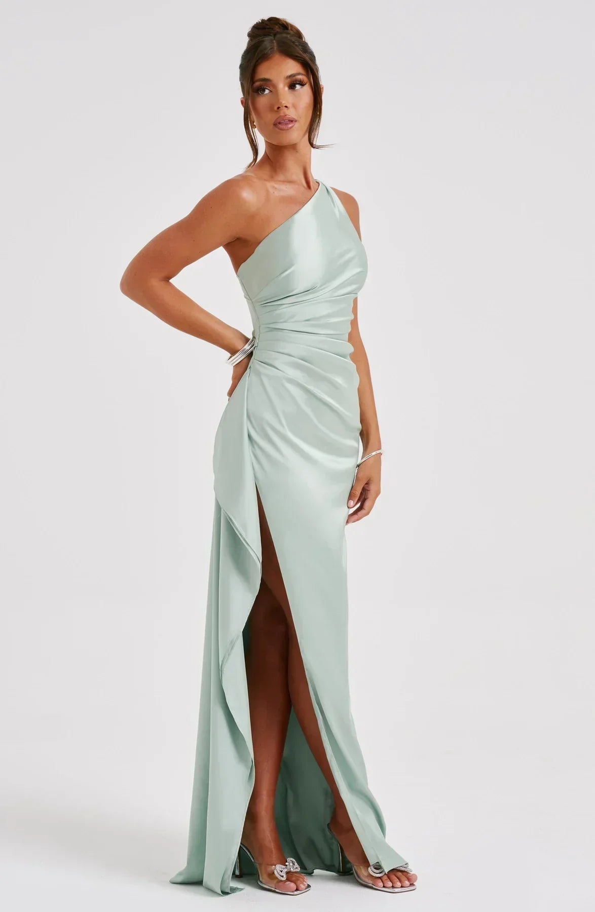 Luxe Satin-Ein-Schulter-Spitzenkleid