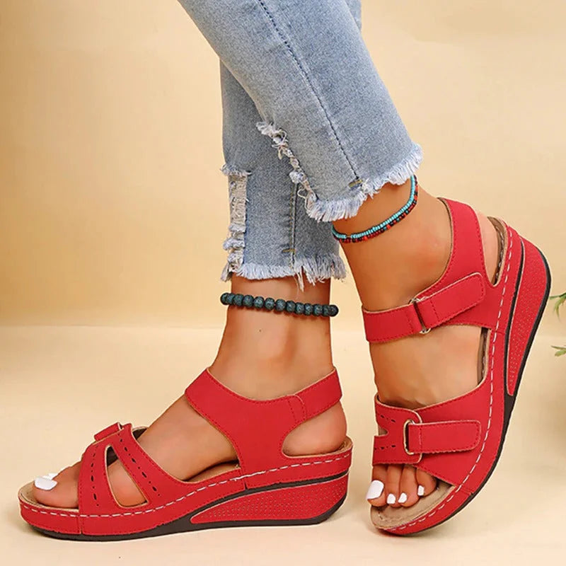 NADINE | Orthopädische Sandalen für schmerzfreies und aktives Leben