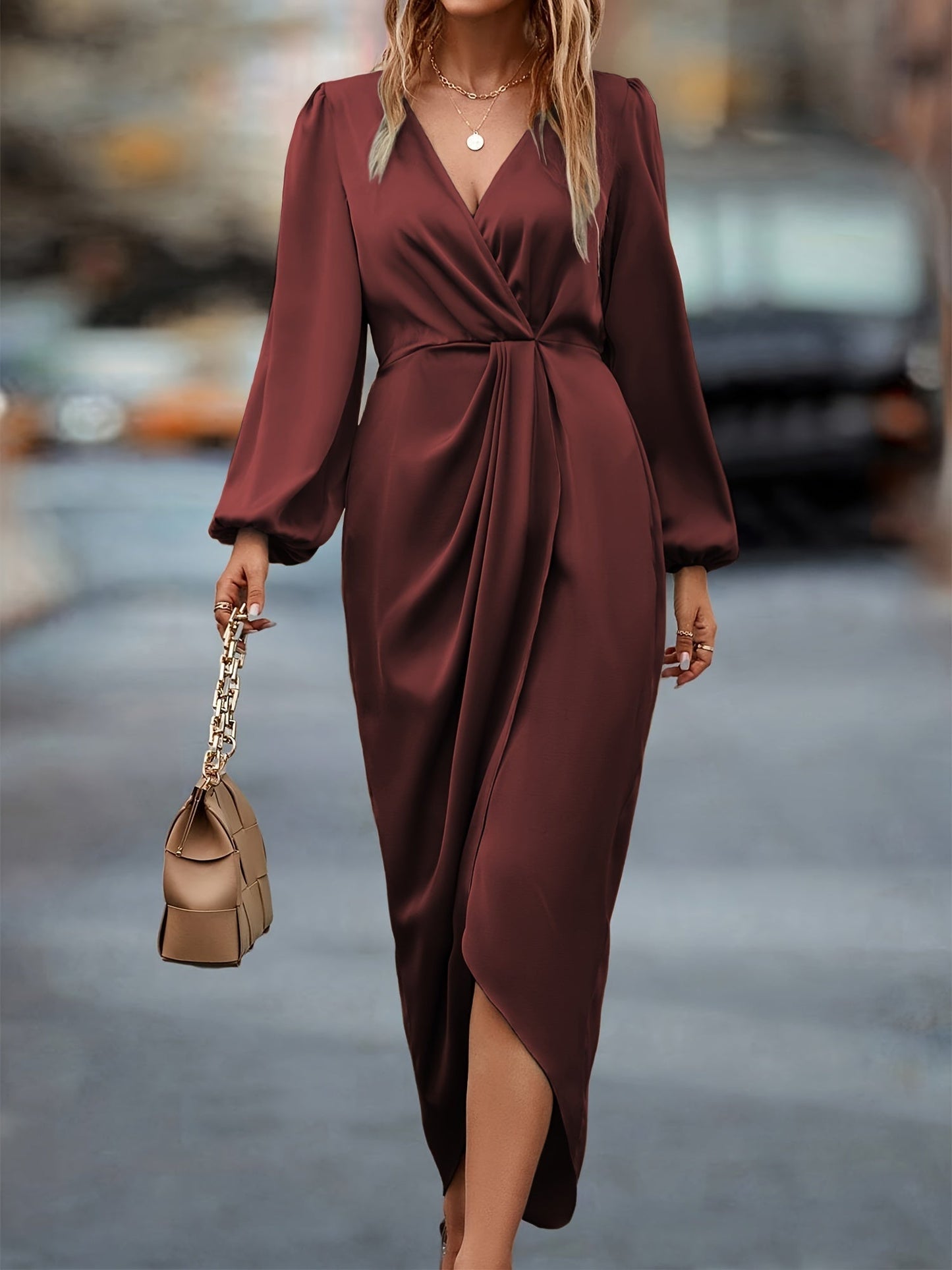 MADELINA | Satin Kleid mit langen Ärmeln für Hochzeitsgäste