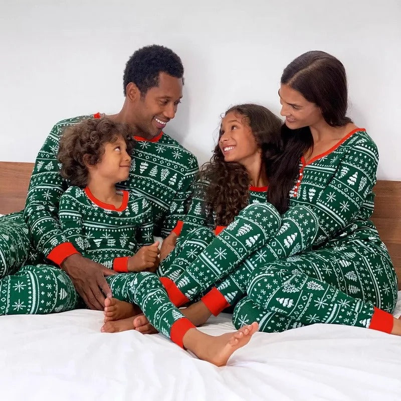 Familien Christmas Weihnachts Pyjama Set | Warme & Festliche Loungewear