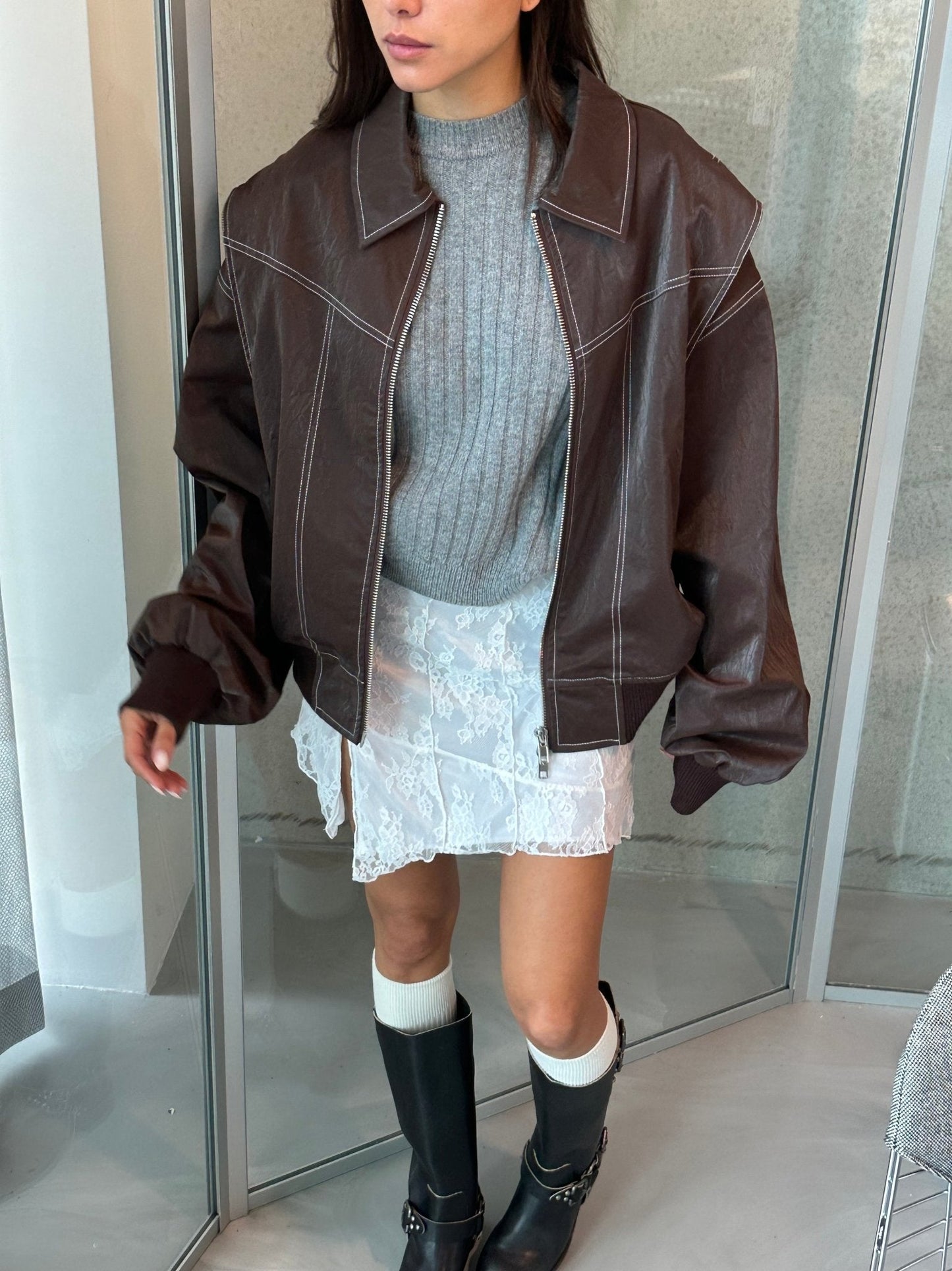 Romy – Oversized Bomberjacke aus Kunstleder für Damen im Statement-Look