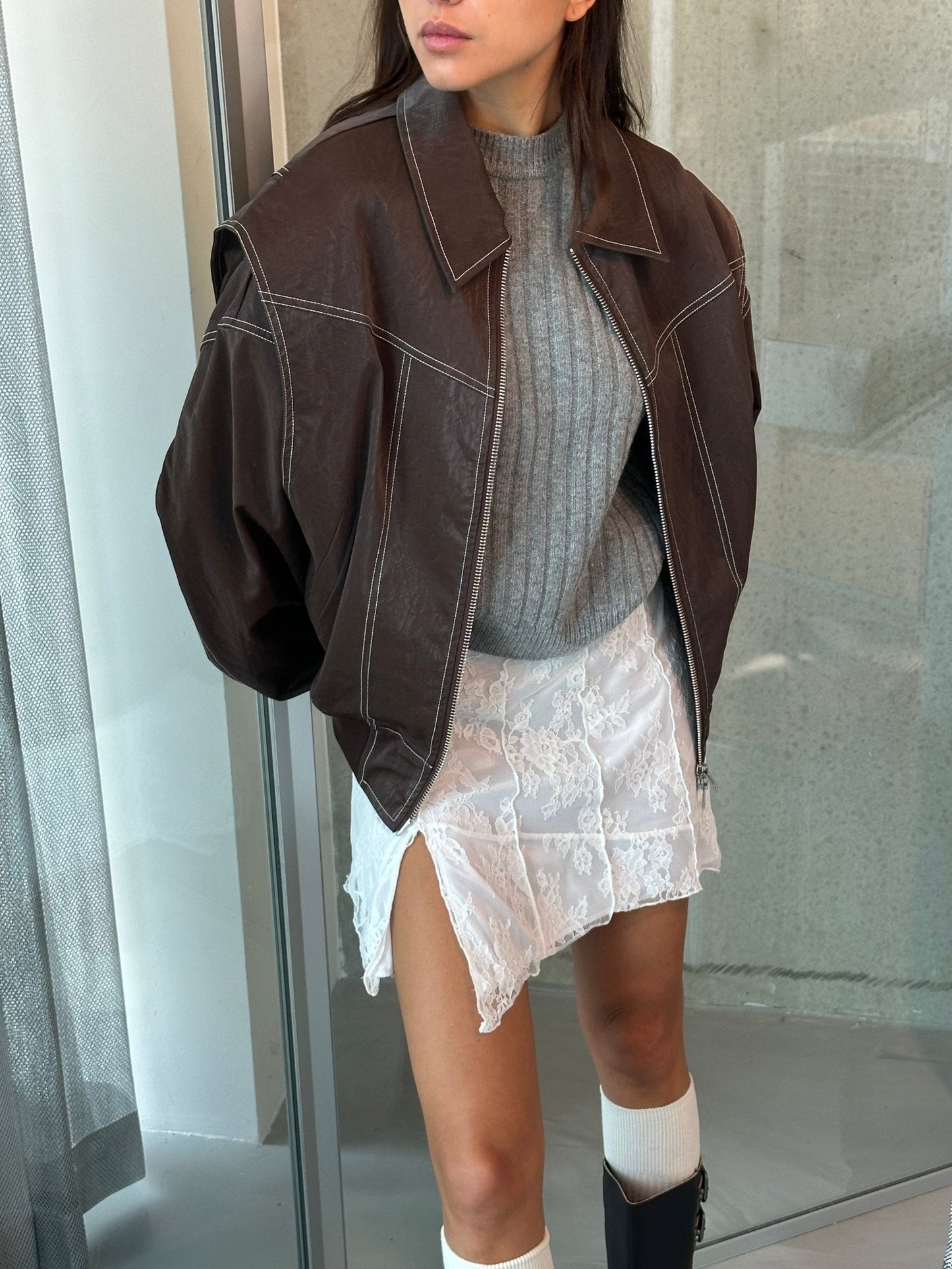 Romy – Oversized Bomberjacke aus Kunstleder für Damen im Statement-Look