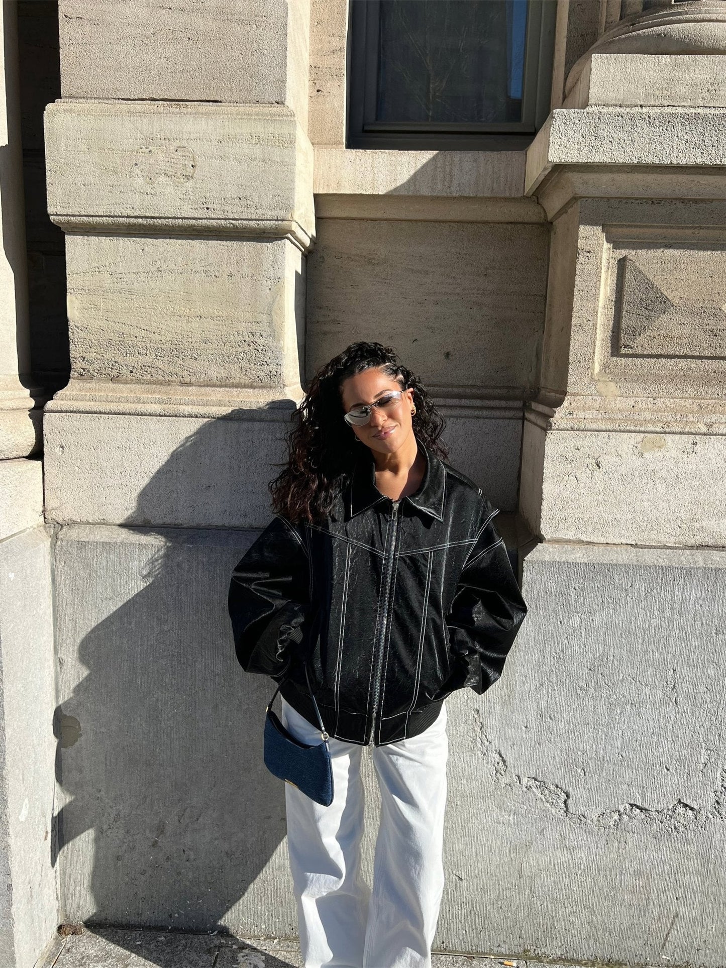 Romy – Oversized Bomberjacke aus Kunstleder für Damen im Statement-Look