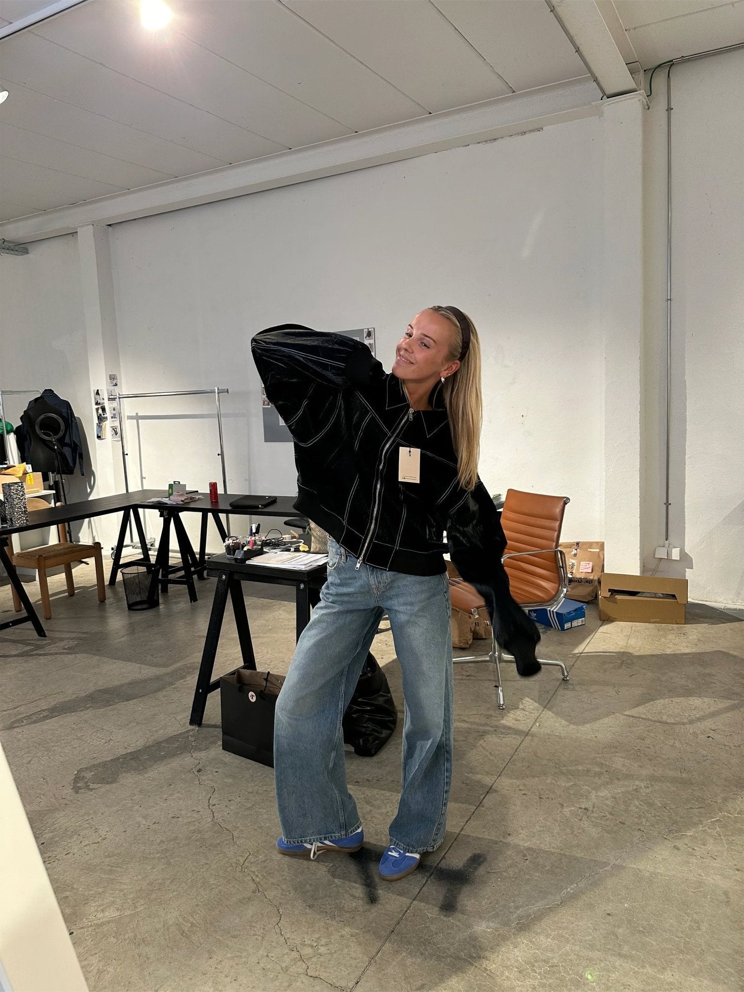 Romy – Oversized Bomberjacke aus Kunstleder für Damen im Statement-Look